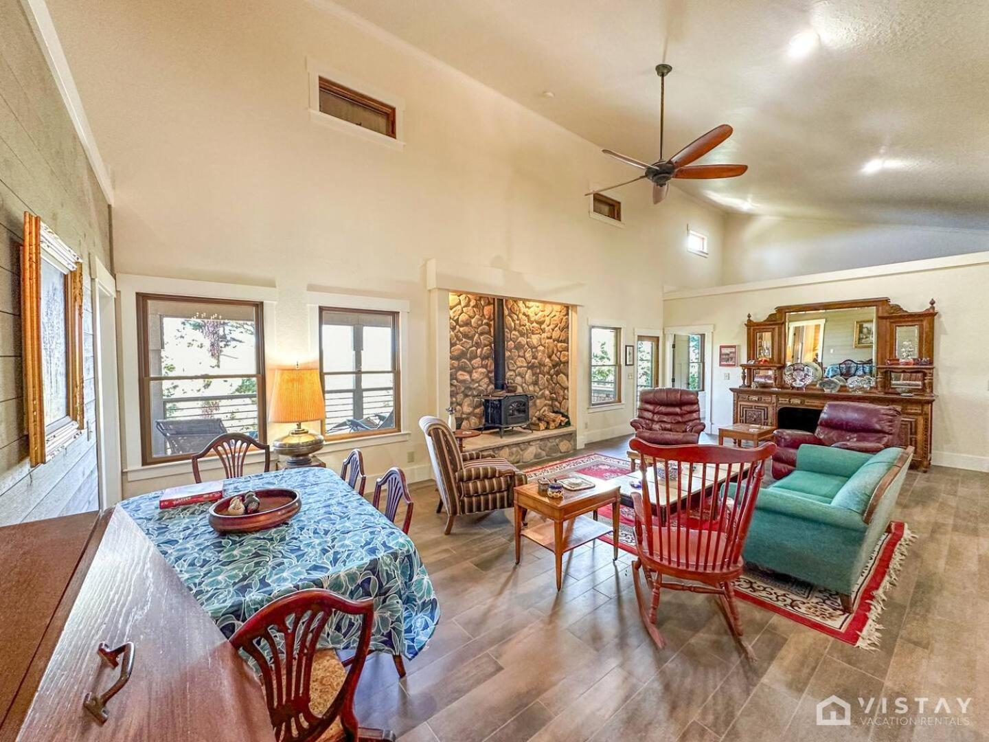 Summit Pines Hideaway - Amazing Mountain Views! Villa Duck Creek Village Exterior photo